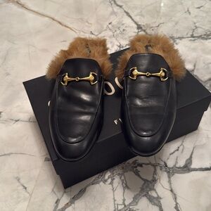 🖤✨ ROBERTO CAVALLI Leather & Faux
Fur Loafers w Gold RC Logo Hardware ✨🖤